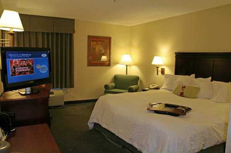 Hampton Inn Kansas City Blue Springs Chambre photo